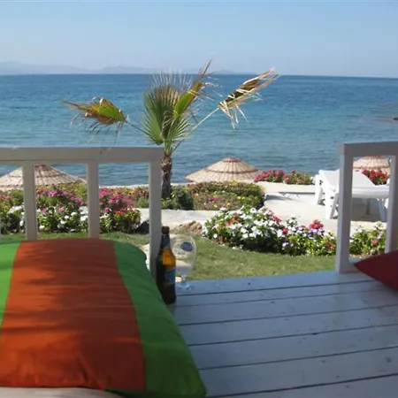 2 Bed, 2 Bath On Private Site Within 300 Metres Of The Beach *