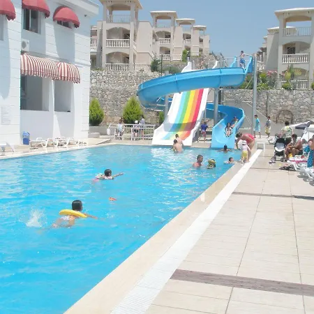 2 Bed, 2 Bath On Private Site Within 300 Metres Of The Beach