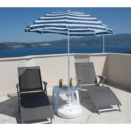 Lejlighed 2 Bed, 2 Bath On Private Site Within 300 Metres Of The Beach